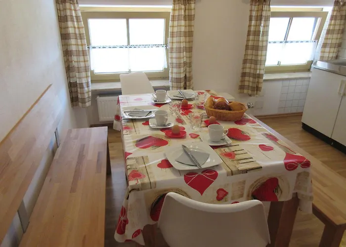 Geppingerhof Farm stay *