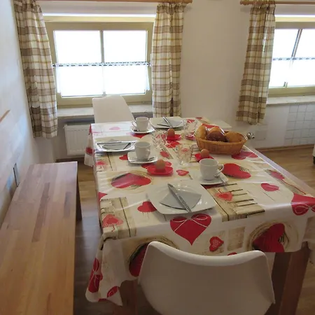Geppingerhof Farm stay *